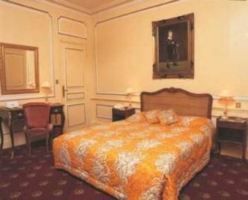 Hotel Grand De La Reine