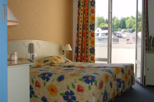 Hotel D'espagne (.)
