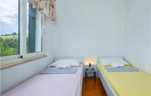 Holiday Home Postira Mala Lozna