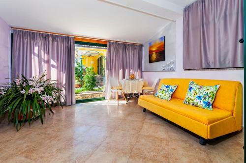 Hostal Apartments And Rooms Villa Dea