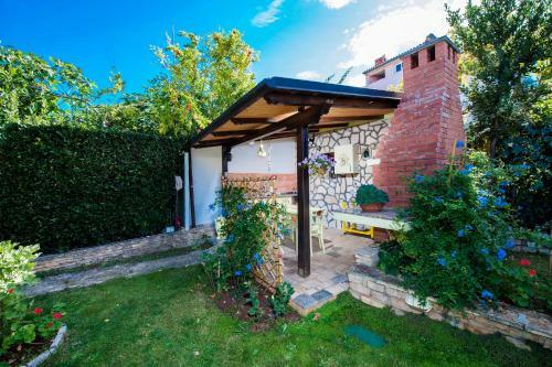 Hostal Apartments And Rooms Villa Dea