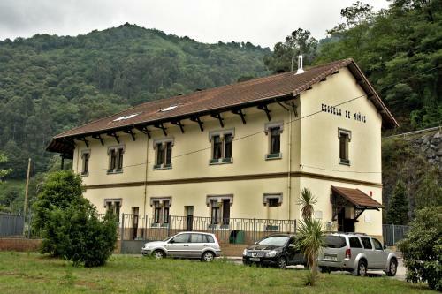 Albergue Juvenil De Bustiello