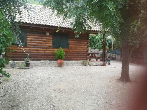 Caba�a De Madera La Encina