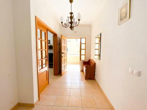 Casa Elena - Villa Espa�osa Junto Ao Supermercado, Centro E Praias