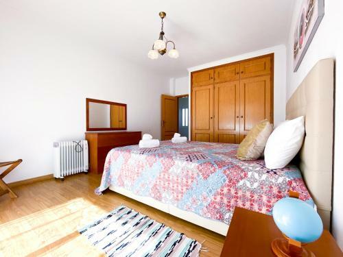Casa Elena - Villa Espa�osa Junto Ao Supermercado, Centro E Praias