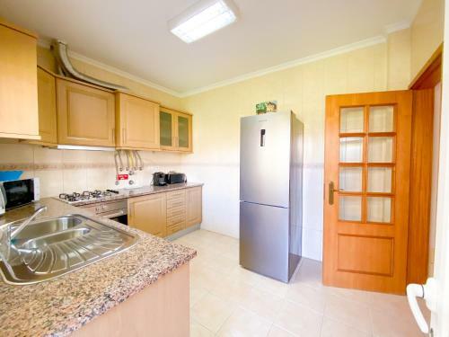 Casa Elena - Villa Espa�osa Junto Ao Supermercado, Centro E Praias