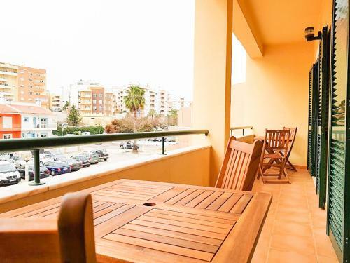 Casa Elena - Villa Espa�osa Junto Ao Supermercado, Centro E Praias