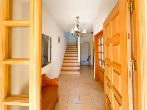 Casa Elena - Villa Espa�osa Junto Ao Supermercado, Centro E Praias