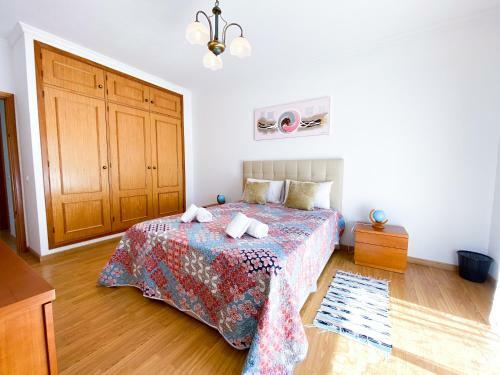 Casa Elena - Villa Espa�osa Junto Ao Supermercado, Centro E Praias