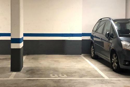 Apartamento Piso Reformado. 2 Min Del Casco Viejo. Con Garaje.