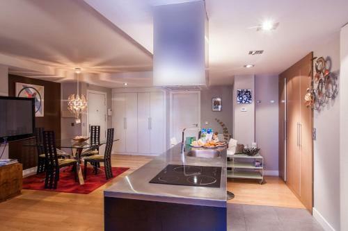 Apartamento Piso Moderno, C�ntrico Y Con Garaje.