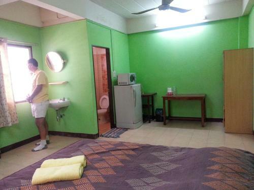 Hostal Roong-arun Apartment