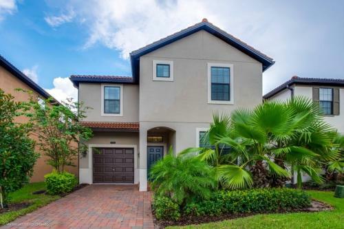 New Luxurious 6 Bedroom Solterra Villa With Pool Villa
