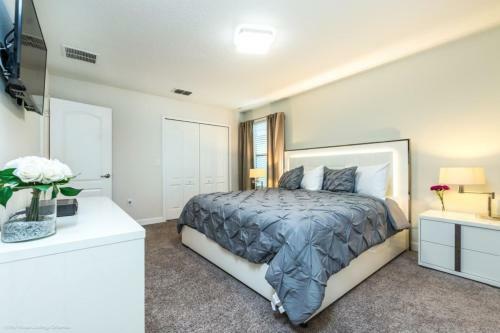 New Luxurious 6 Bedroom Solterra Villa With Pool Villa