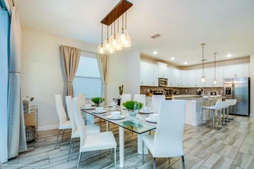 New Luxurious 6 Bedroom Solterra Villa With Pool Villa