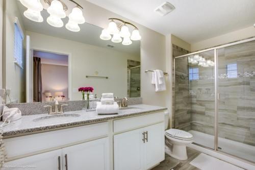 New Luxurious 6 Bedroom Solterra Villa With Pool Villa