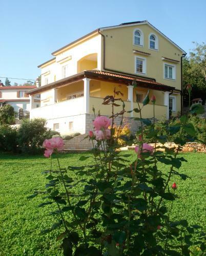 Hostal Guesthouse Villa Galovic