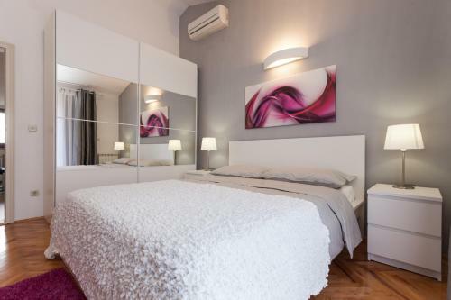 Hostal Apartments Alice