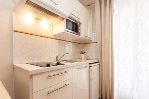 Hostal Apartments Alice