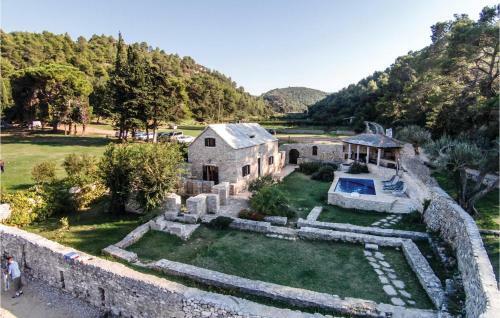 Holiday Home Lovrecina Bb