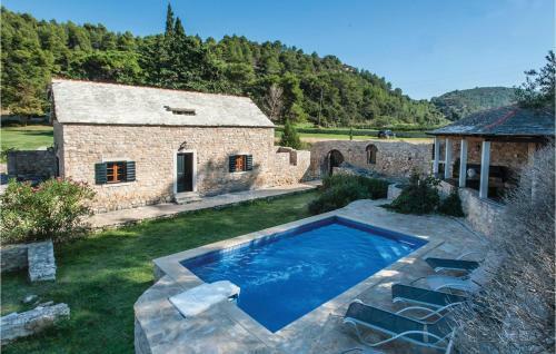 Holiday Home Lovrecina Bb
