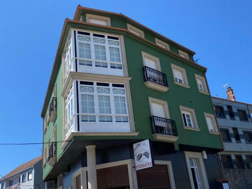 Apartamento De 4 Dormitorios En Camari�as