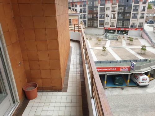 C�ntrico, Amplio Y Bonito Apartamento En Cambados