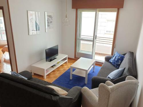 C�ntrico, Amplio Y Bonito Apartamento En Cambados