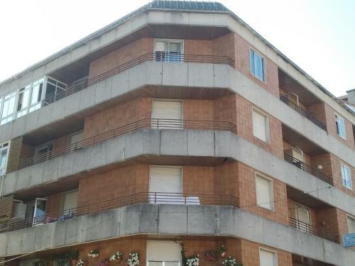 C�ntrico, Amplio Y Bonito Apartamento En Cambados