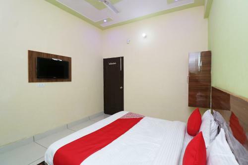 Oyo 29006 Hotel Almond Leaf