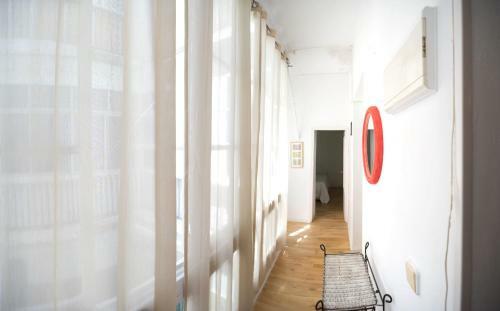 El Camerino Del Falla Basic Apartment