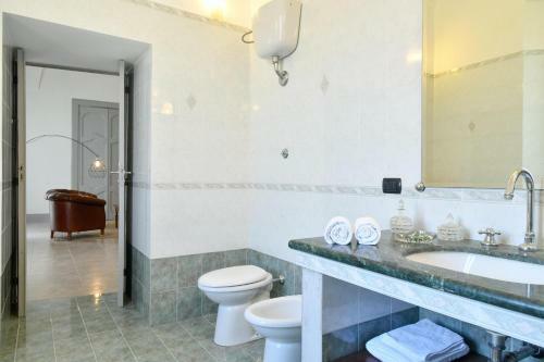 Hostal Dimora Duchessina Suites De Charme