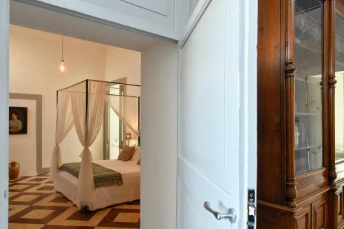 Hostal Dimora Duchessina Suites De Charme