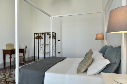 Hostal Dimora Duchessina Suites De Charme