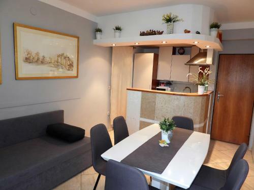 Apartments Lon?ar