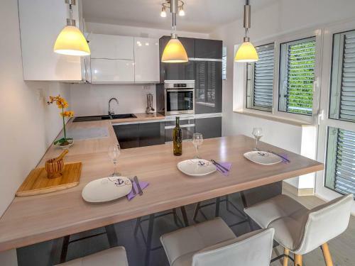 Apartments Snjezana