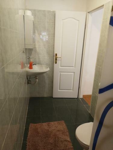 Hostal Guesthouse Romana