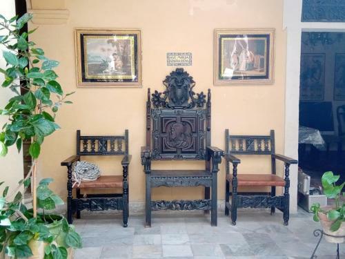 Casa Del Anticuario Apartments