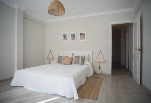 Playa Victoria Deluxe Apartment