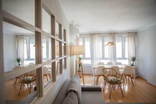Playa Victoria Deluxe Apartment