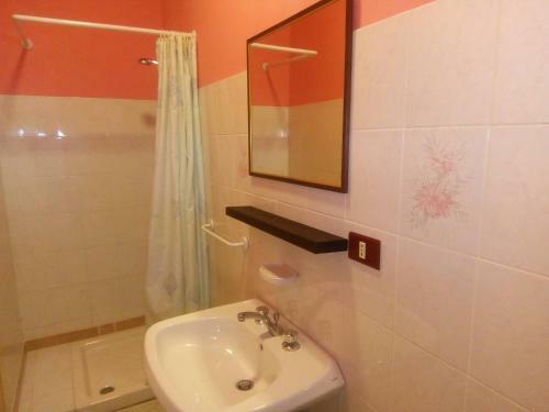 Hostal Double Room For Rent With Private Bathroom