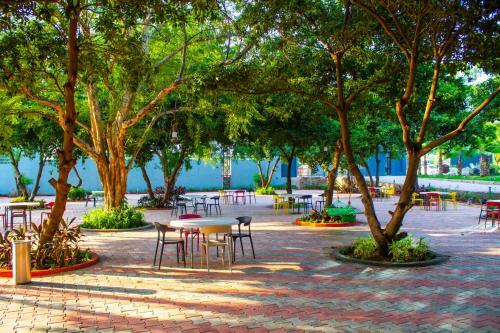 Hotel The Bhagwati Resort