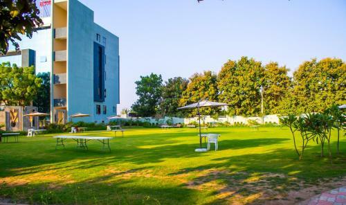 Hotel The Bhagwati Resort