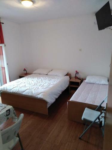 Apartments And Rooms Nediljko