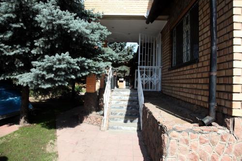 Hostal ???????? ??? ?????? ???? Guest House Shumkar Asia