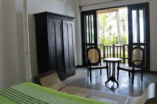 Bed & Breakfast Poya Villa By Sunsessions