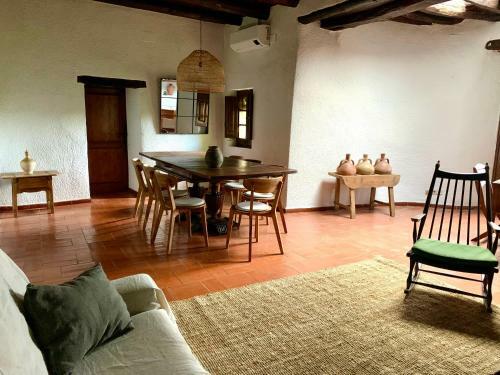 Villa Els Racons Del Fort Castle In Wine Territory