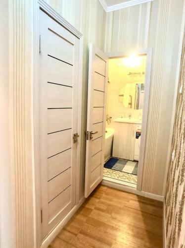 Comfortable Apartment On Zharokov Str