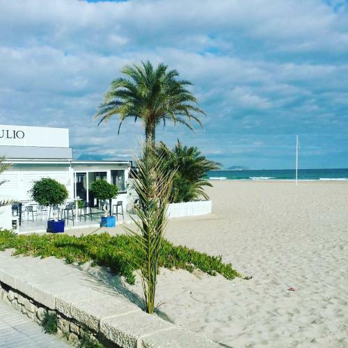Apartamento Charming Penthouse Near Beach