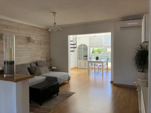 Apartamento Charming Penthouse Near Beach